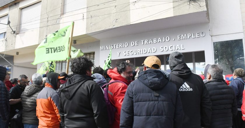 Represas en Santa Cruz: Nación frenó las obras y despidieron a 1800 trabajadores pero Vidal retrotrajo la decisión con una Conciliación