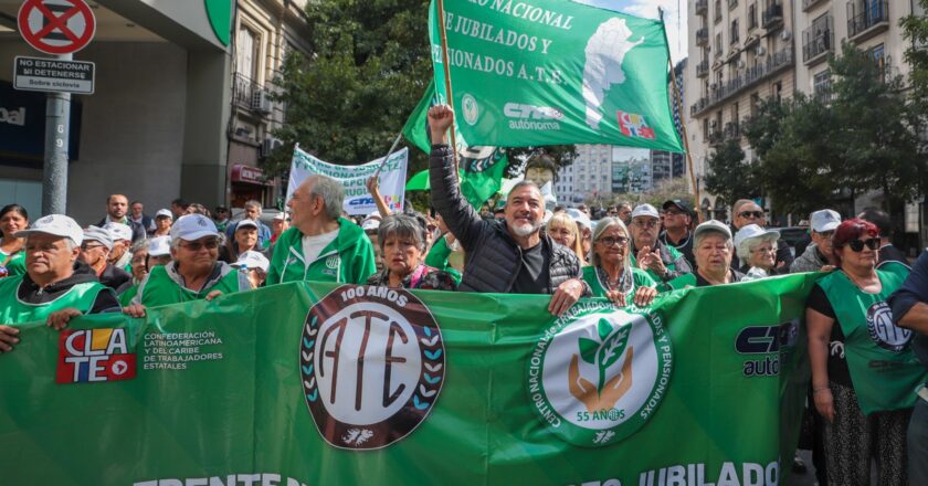 Aguiar cruzó a Milei y aseguró que viajó al foro de Llao-LLao para «recibir órdenes de sus jefes»