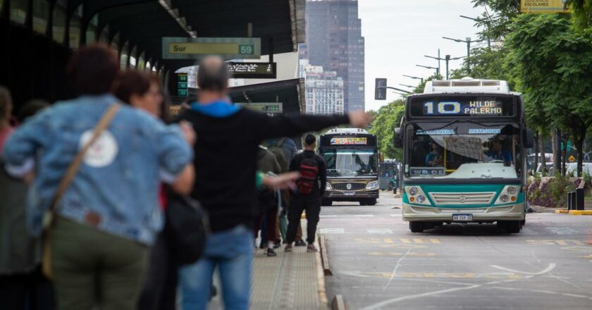 El gobierno desperdició dos semanas y recién el jueves vuelve a reunirse con la UTA para tratar de saldar la paritaria y evitar que el AMBA se quede sin transporte