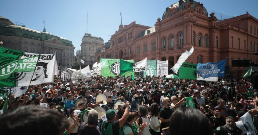 Masiva movilización de ATE a Economía en el marco de un nuevo paro nacional de estatales