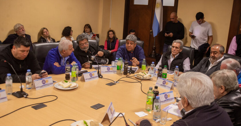 #AHORA La CGT le puso fecha al segundo paro general contra Milei para el 9 de mayo y comunicó que participará de la marcha de universitarios del 23 de abril