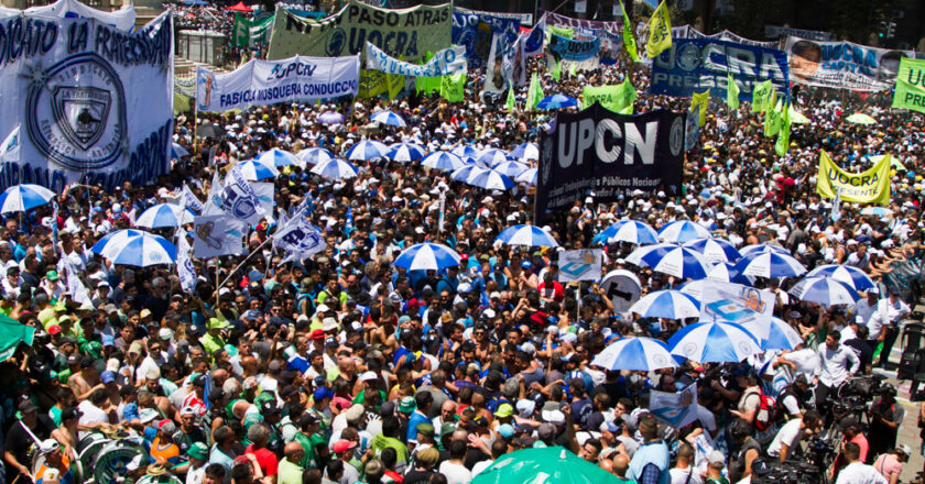 El oficialismo proyecta tratar la Ley Ómnibus antes de fin de mes y ¿activa otra ola de protestas gremiales antes del 1° de mayo?