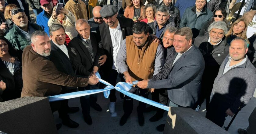 Ante más de 200 personas, el sindicato de Conductores y Motoristas Navales Siconara inauguró la nueva sede de su Seccional Rawson