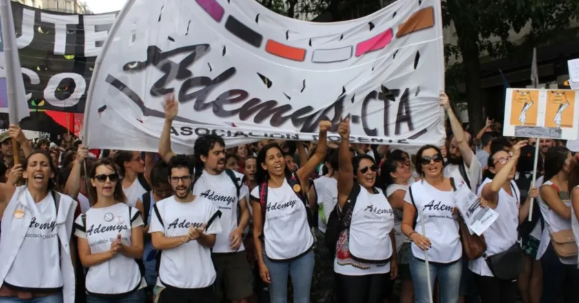 Docentes porteños agremiados en Ademys irán al paro para acompañar la marcha nacional universitaria