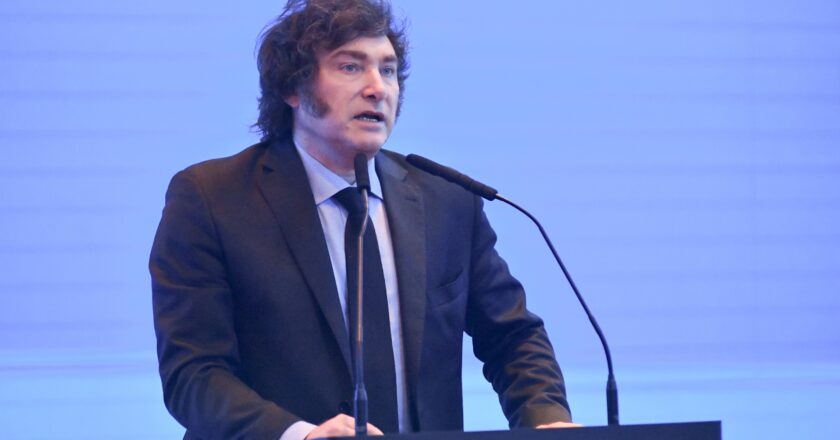 En los primeros cuatro meses de Javier Milei, los salarios perdieron por goleada: Subieron un 57.9% contra una inflación del 90,1%
