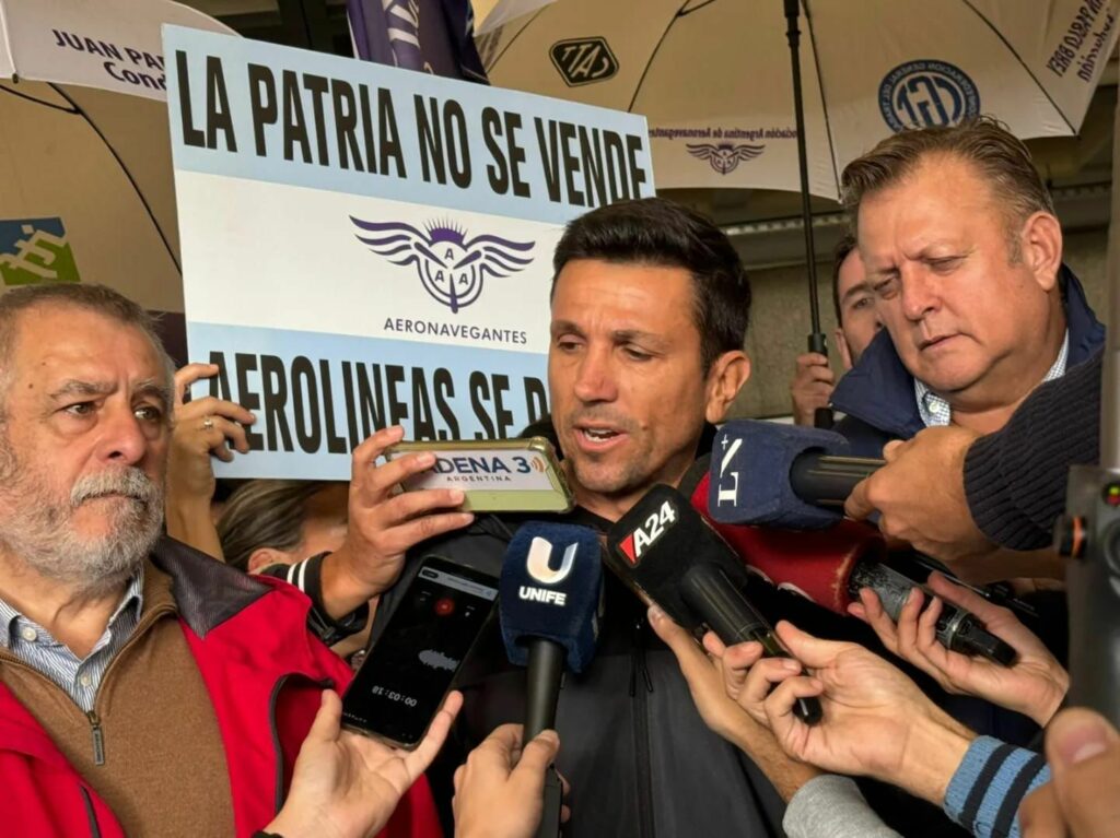 Los gremios del transporte realizaron asambleas en rechazo del proyecto de Ley Bases y de la restitución del Impuesto a las Ganancias: "El jueves va a haber una paralización total"