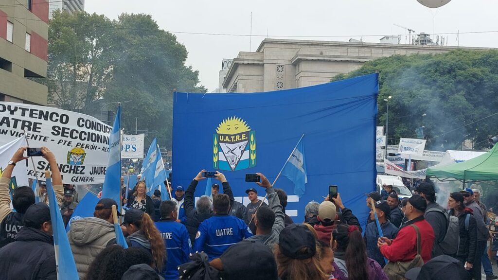 La Uatre confirmó su adhesión al paro nacional y su oposición a la Ley Bases: "Aumentará el trabajo no registrado, acentuará la precariedad laboral, elevará el trabajo esclavo y el infantil"