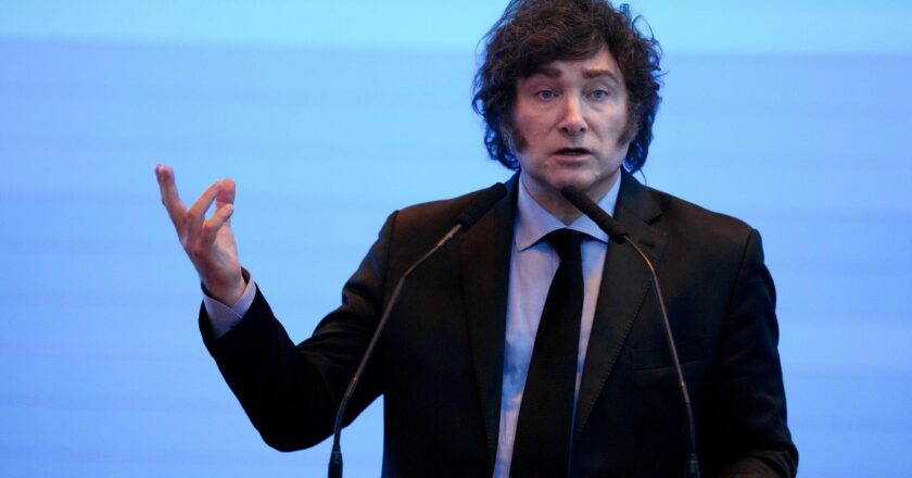 Sin atender los reclamos de la CGT, Milei firmó el Decreto que modifica Ganancias y casi un millón de trabajadores volverán a tributar