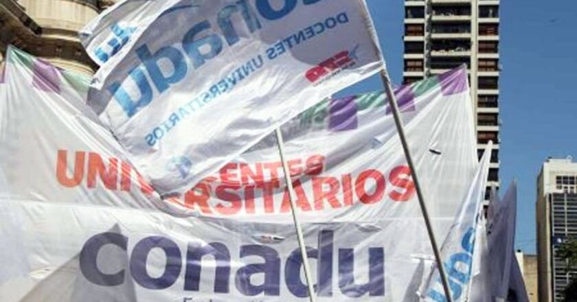 Sin respuesta salarial, la CONADU ya le consulta a los docentes universitarios sobre la chance de no iniciar el segundo cuatrimestre