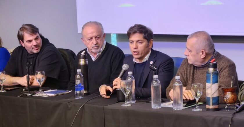 Kicillof participó del plenario de la CTA y clamó por una salida política para enfrentar al Gobierno: «A pesar del recorte de fondos a la provincia, estamos cumpliendo con un mandato para darle más dignidad a los laburantes»