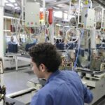 La industria electrónica y electromecánica se desploma en un 44% el segundo trimestre y el empleo sigue en retroceso