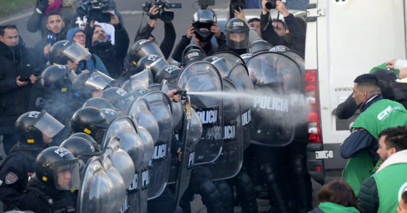 Tras la nueva tanda de despidos y la represión, ATE no se rinde y convoca a un Plenario para definir nuevas medidas de fuerza: «Intentan destruir el Estado y dejar sin derechos a toda la población»