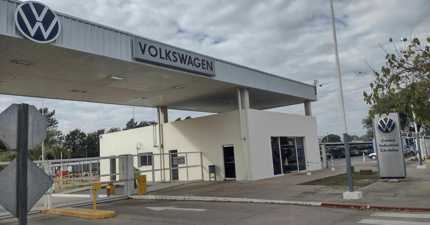 Con la industria automotriz al borde del colapso, Volkswagen frena su producción por tiempo indeterminado: «No sabemos cuándo volveremos a producir»