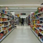 Trabajadores de una cadena de supermercados reclaman el pago de horas extras adeudadas