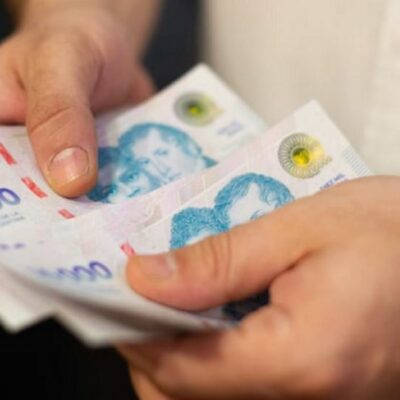 El salario mínimo vale menos que en 2001 y necesita triplicarse para recuperar su poder de compra, según un estudio de la UBA y el CONICET