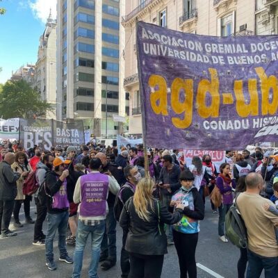 Docentes de la UBA anunciaron un paro por tiempo indeterminado desde el 16 para que se cumpla la Ley de Financiamiento Universitario que ordena un 51% de aumento salarial