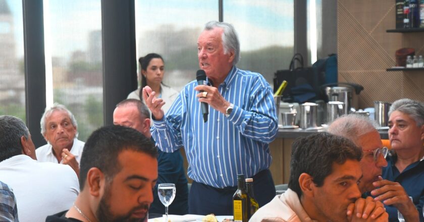 Para Barrionuevo la reforma laboral, así como está, “no sale” y cuestionó la falta de reactivación económica: “Me dijo ‘en cuatro meses salimos’, pasaron dos años y seguimos pidiendo plata al exterior”