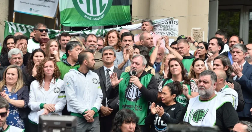 El Gobierno llamó a paritarias a los estatales y ATE anticipó su rechazo a un techo salarial