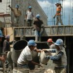 Un informe privado advierte que casi el 60% de las actividades privadas destruyó empleo formal durante la gestión de Milei