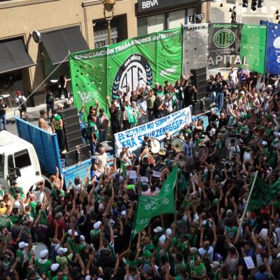 En un plenario de ATE, Aguiar llamó a todos los trabajadores a «parar igual» aunque la CGT no convoque «porque tienen cobertura legal»