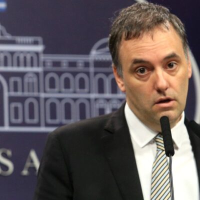 El gremio APA repudió el viaje al que Adorni llevó a su esposa y le recordó que “durante el 2024 se la pasó inventando historias sobre los trabajadores aeronáuticos”