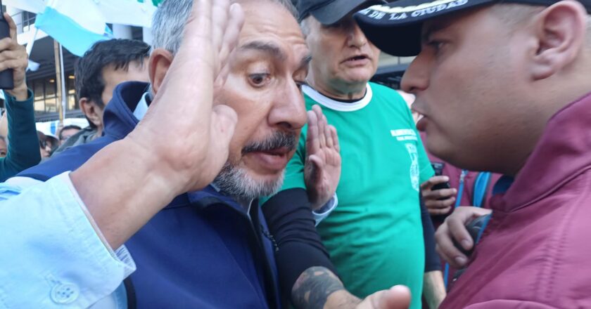Tensión: El Gobierno quiso aplicar el protocolo antipiquetes a la multitudinaria movilización convocada por la CGT