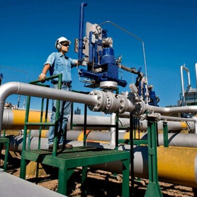 Salta al borde de una crisis industrial: por falta de gas, empresas evalúan parar plantas y suspender trabajadores