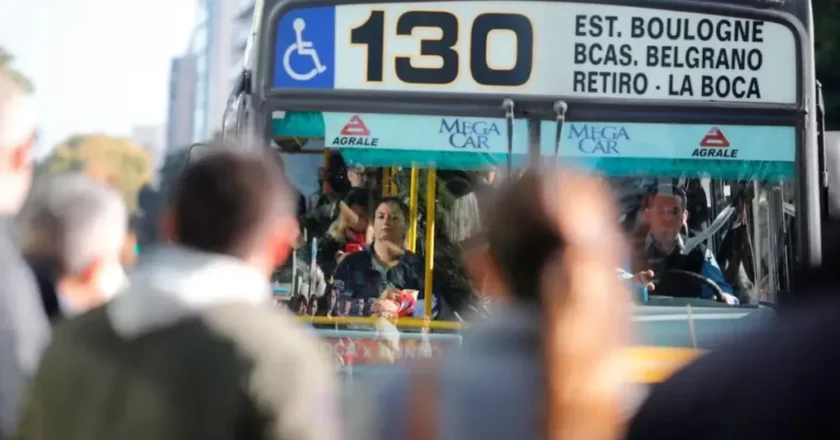 El Gobierno le soltó la mano y la UTA anunció un paro total de colectivos por 24 horas el próximo 6 de mayo