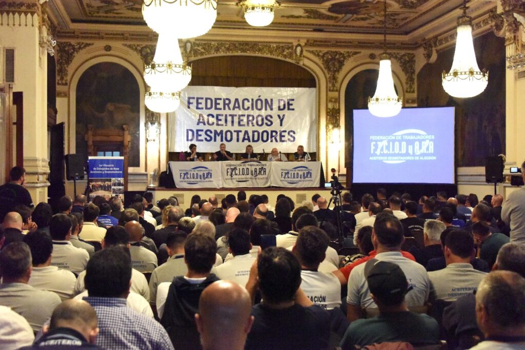 "Tenemos que contar cómo fue que conseguimos los salarios y condiciones laborales que tenemos. Fue con lucha y huelga porque hasta 2010 teníamos salarios de pobreza", aseguró Yofra