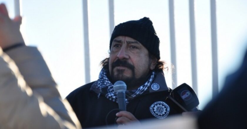 Para Oscar Martínez, líder de la UOM Río Grande, la decisión del Gobierno «significa el fin de la industria en Tierra Del Fuego y ser expulsados en este lugar que elegimos para vivir»