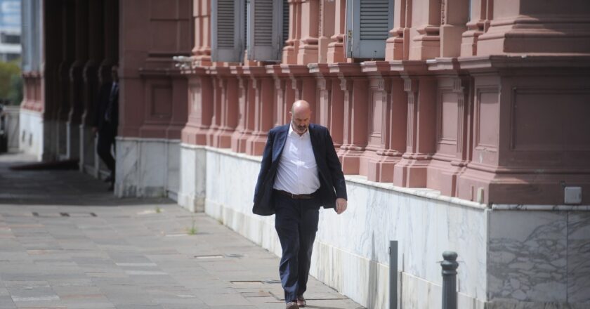 El Gobierno ordenó el despido de los empleados estatales que desaprobaron el examen de idoneidad
