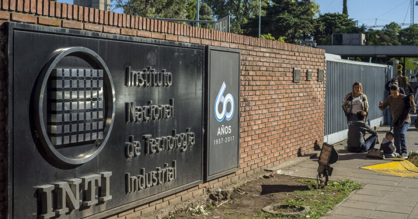 Trabajadores del INTI alertan por “un constante proceso de degradación” del organismo de parte del Gobierno