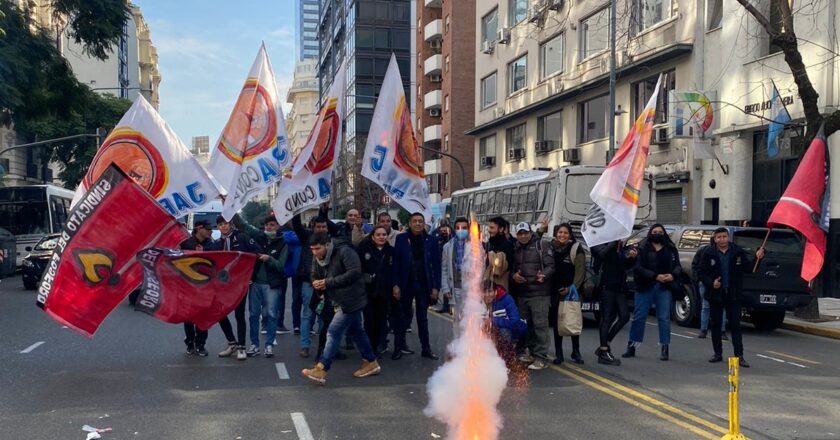 Lucía Jara aseguró que sus opositores dejaron a los trabajadores del Sindicato del Fósforo «sin sus sueldos desde agosto del año pasado»