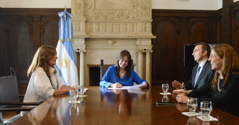 Cordero copió y pegó un texto equivocado e hizo un papelón judicial en su búsqueda por llevar al Sindicato de Feriantes al caos