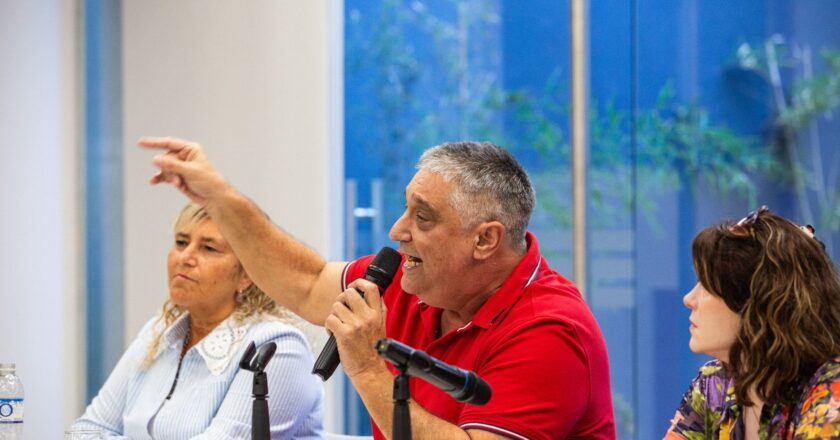 Carlos Ortega recalentó la pelea entre los gremios estatales: «UPCN entregó 42 mil compañeros del Estado y cada una de las paritarias»