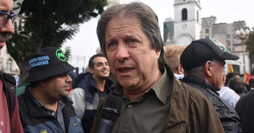 Amichetti aseguró que el modelo de Milei «fracasa» y que los libertarios «no se pueden sostener solamente con represión y extorsiones»