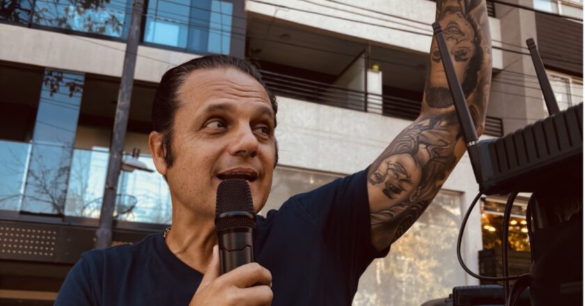 Peretta sigue de campaña: organizó una caravana por la ciudad y pidió «votar por los partidos chicos»