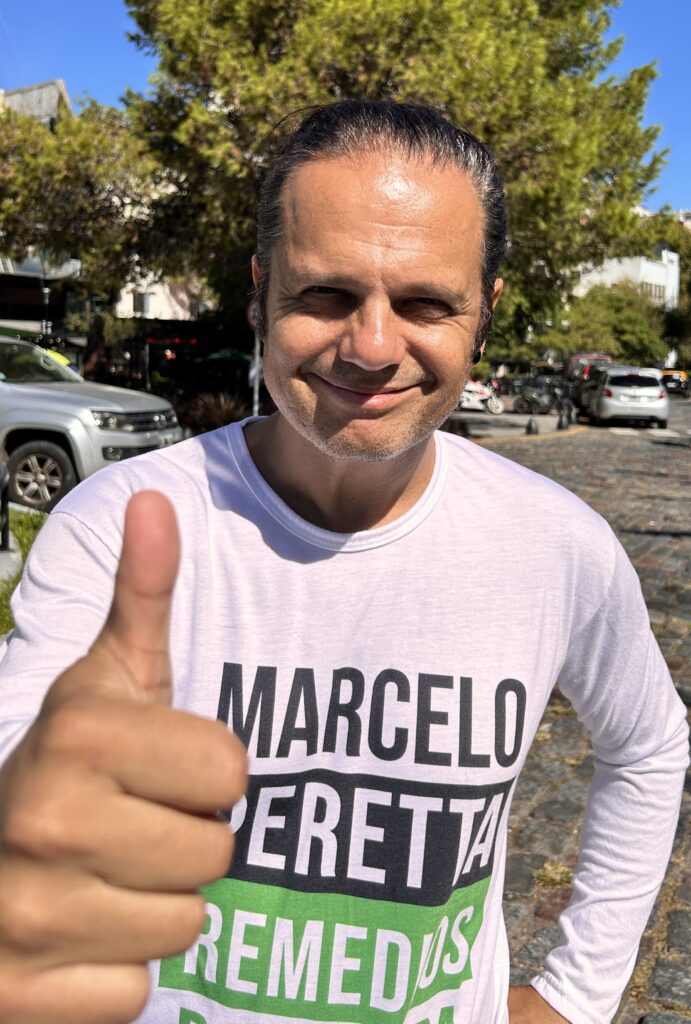 Peretta cerró un nuevo aumento salarial y confirmó su candidatura en octubre con críticas a la industria farmacéutica por el fentanilo contaminado