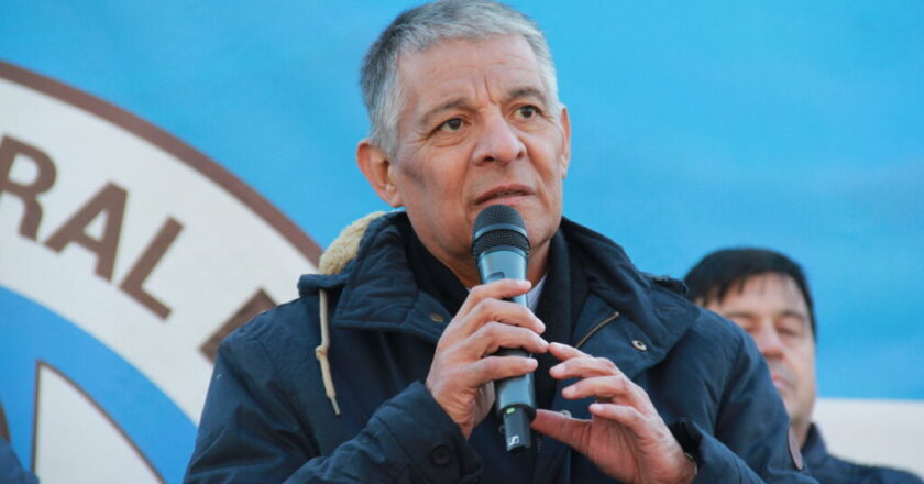 Argüello le advirtió a Milei que «no se puede ir contra la Constitución» y avisó que en caso de que no prospere la paritaria de Camioneros «se tomarán las medidas que sean necesarias»
