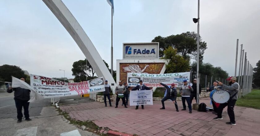 Por el impacto de la motosierra libertaria, la fábrica de aviones FAdeA paralizada por salarios impagos a sus 700 empleados