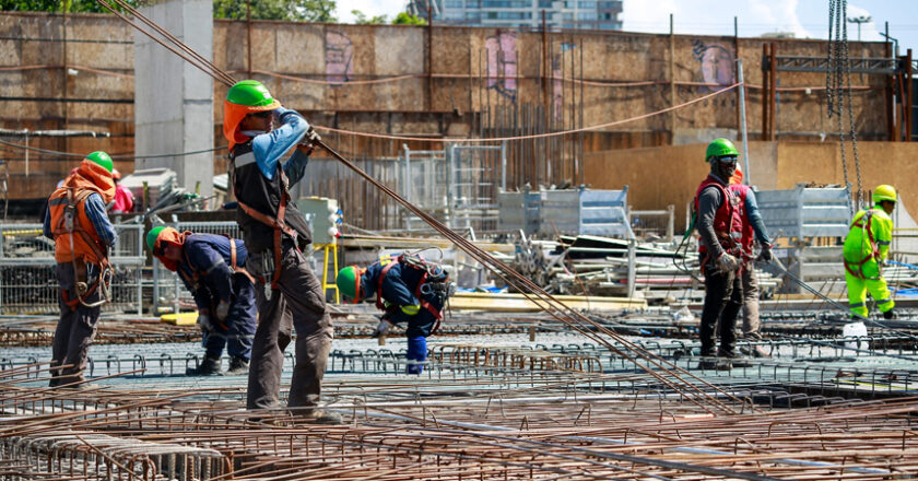 Crisis salarial: en el Agro, el Servicio Doméstico y la Construcción, más de la mitad de los trabajadores son pobres