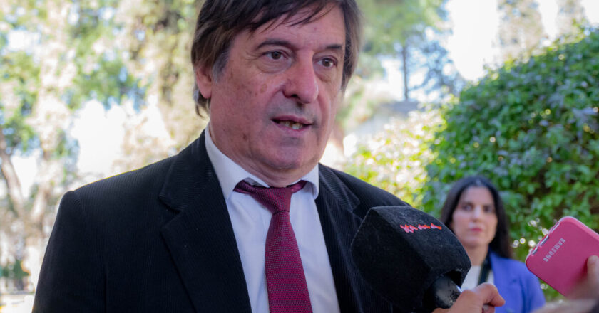 Mientras el sueldo de los científicos cae frente a la inflación hace 23 meses, el presidente del CONICET canceló una deuda millonaria en apenas días