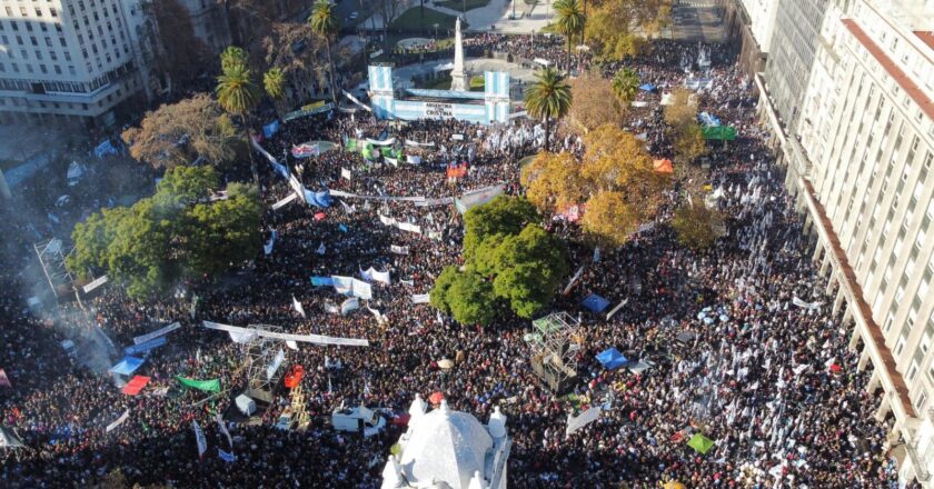 Las dos CTA marcharon en unidad en apoyo a CFK: «Es muy importante la capacidad de movilización de nuestro pueblo para defender la democracia»