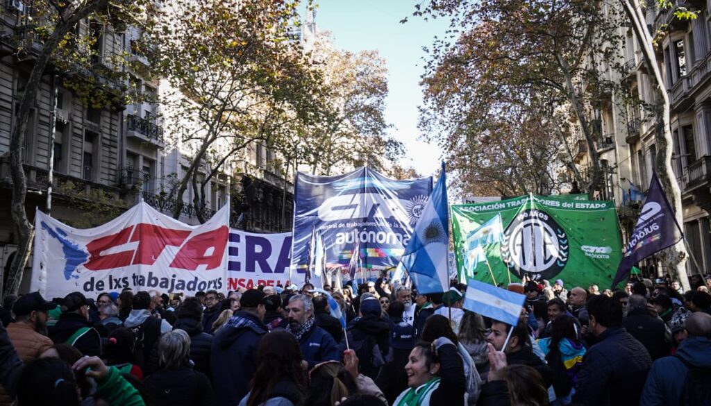 Las dos CTA marcharon en unidad en apoyo a CFK: "Es muy importante la capacidad de movilización de nuestro pueblo para defender la democracia"