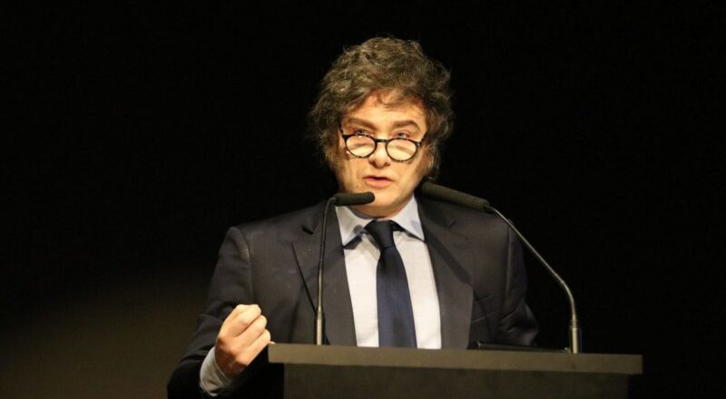 El crash del mercado laboral de Milei ya tiene casi 2 millones de desocupados y en los grandes centros urbanos vuelve el fantasma de los dos dígitos