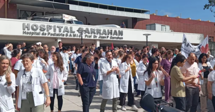 Paro en el Garrahan: Médicos desmienten el aumento y denuncian ajuste y vaciamiento