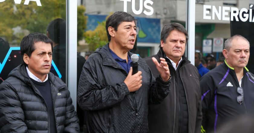 El Gobierno logró pisarle la paritarias a los petroleros que firmaron un 12% anual y un 4,3% para enero-marzo de este año y recién revisarán en septiembre