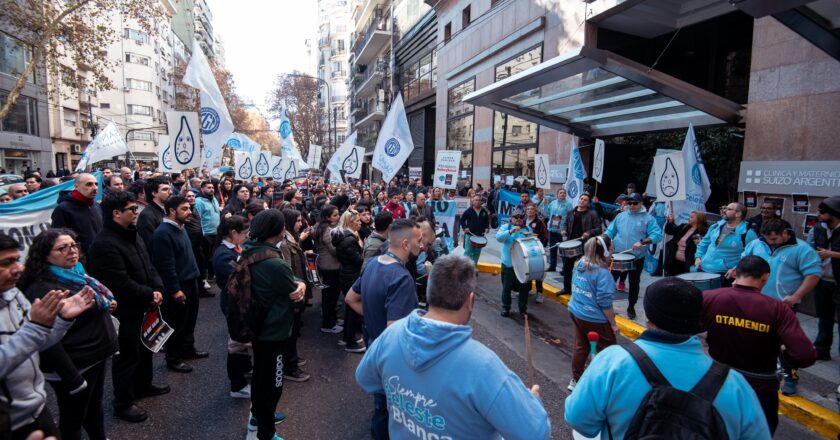 Aumentos del 1,5%mensual y sumas fijas, el acuerdo salarial de Héctor Daer para destrabar la compleja paritaria de Sanidad