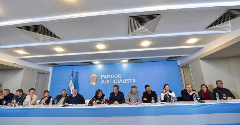 Presencia sindical en Matheu: La reunión del PJ tras la condena a Cristina Kirchner contó con el núcleo más cercano a la expresidenta