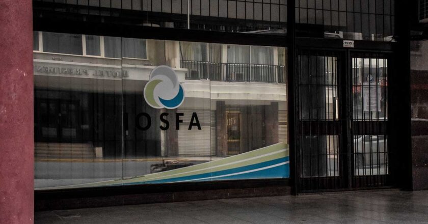 En medio de las denuncias de negocios libertarios con la salud, el Gobierno profundiza el vaciamiento de IOSFA, una obra social con 600 mil afiliados